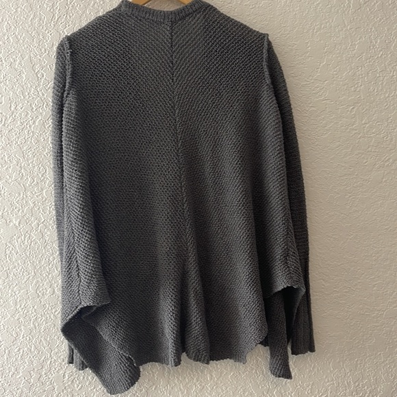 Super soft Free People extra small grey sweater. - Picture 5 of 9